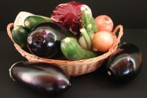 Read more about the article Bakłażan z indykiem krok po kroku na lekkie i aromatyczne danie