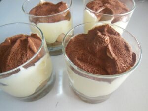 Read more about the article Czym zastąpić mascarpone w deserach? Sprawdzone pomysły do kremów, ciast i tiramisu