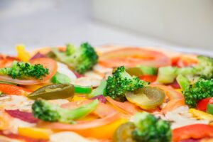 Read more about the article Czym zastąpić pizzę na urodzinach dziecka? Pomysły na proste przekąski dla małych gości