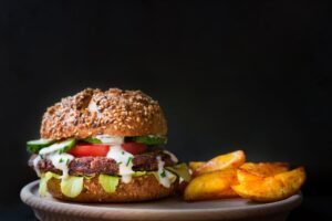 Read more about the article Zamiennik burgera – pomysły na lżejszą i smaczną wersję klasyka