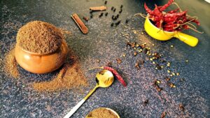 Read more about the article Ras el hanout – marokańska mieszanka przypraw. Do czego pasuje i jak jej używać?