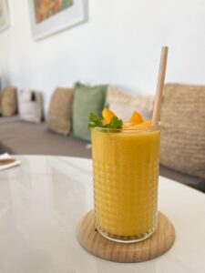 Read more about the article Smoothie z mango – kremowy koktajl tropikalny